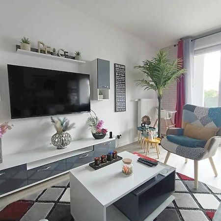 Appartement 4 Pieces - La Rose Des Yvelines - Classe 3 Etoiles Trappes Extérieur photo