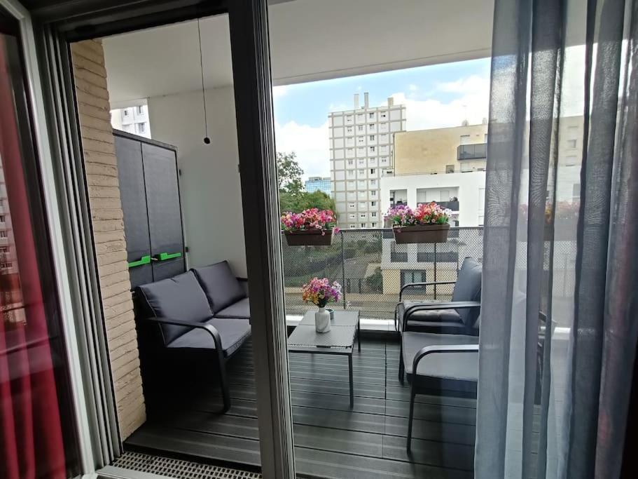 Appartement 4 Pieces - La Rose Des Yvelines - Classe 3 Etoiles Trappes Extérieur photo