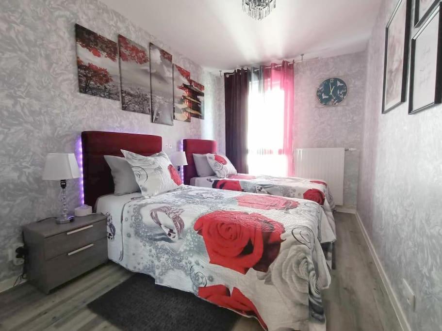 Appartement 4 Pieces - La Rose Des Yvelines - Classe 3 Etoiles Trappes Extérieur photo