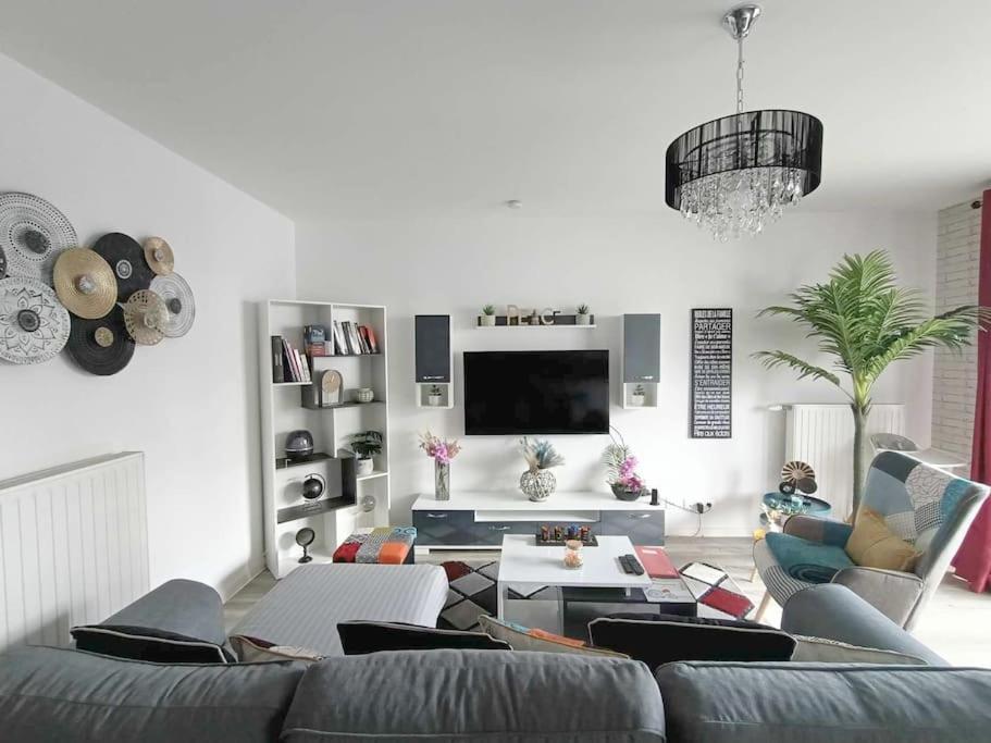 Appartement 4 Pieces - La Rose Des Yvelines - Classe 3 Etoiles Trappes Extérieur photo